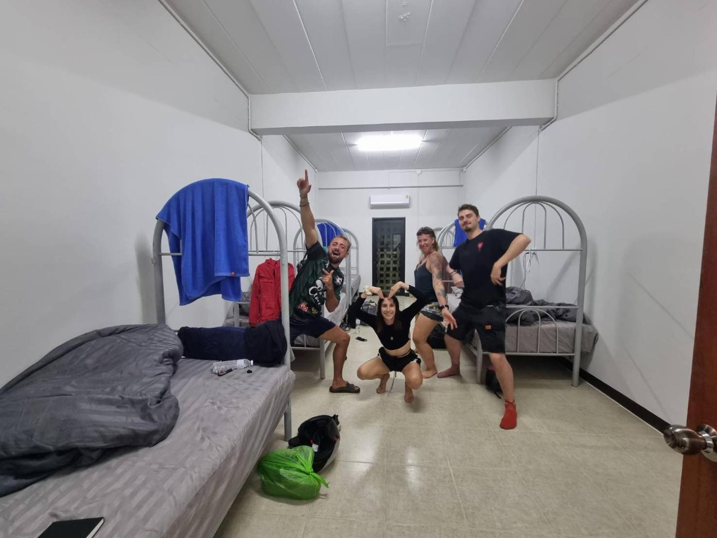 The Savannah Hostel Пай Экстерьер фото
